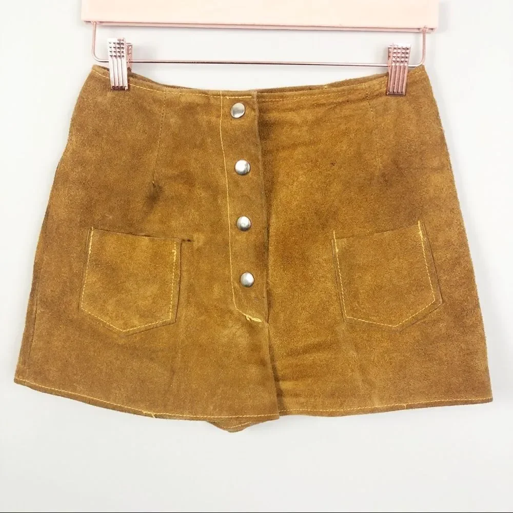 VINTAGE Tan Suede High Rise Shorts Snap Front Women’s Size 10